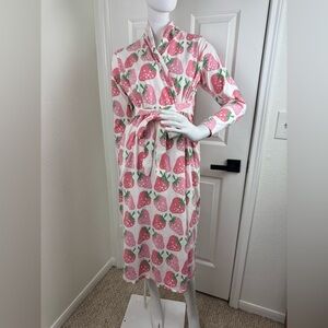 Monica + Andy Strawberry Print Robe Size XS. H37